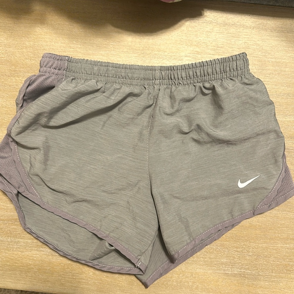Youth small short Nike